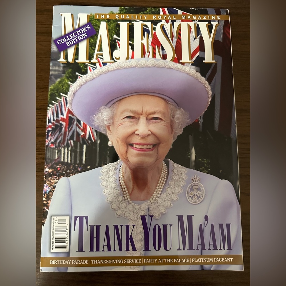 🔵3/$10 2022 JULY MAJESTY Collector's Edition Magazine - Queen Elizabeth